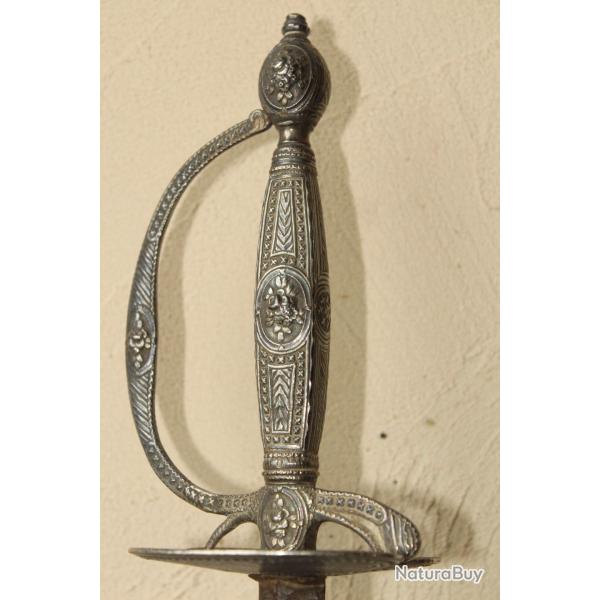 �p�e 1?? officier