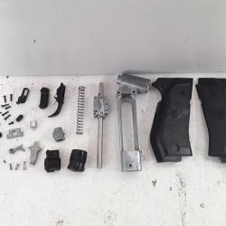 Lot de pieces pistolet Swiss arms P84 cal.4,5mm bb's