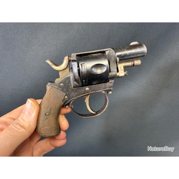 TR�S BEAU BULLDOG BELGE cal. 320