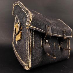 ETUI SACHOCHE TOILE BLEU LUFT PORTE FUS&Eacute;E ALLEMAGNE WW2 Militaria