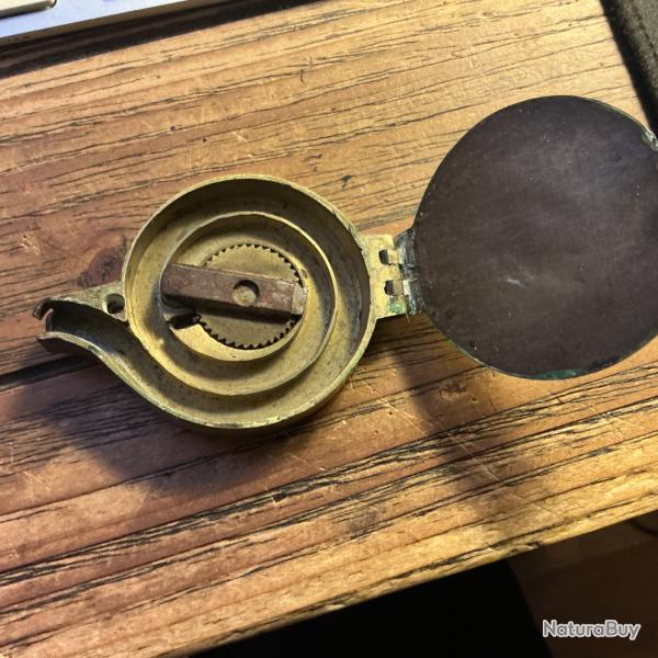 Distributeur d'amorces anciens en bon �tat