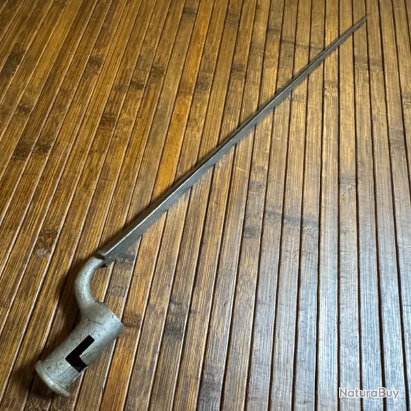 BA�ONNETTE A DOUILLE PRIMITIVE XVlll �me