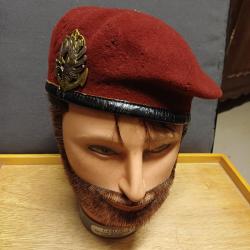 B&eacute;ret rouge parachutiste RPIMA taille 54 - complet avec insigne - militaria