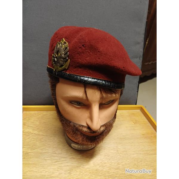 B�ret rouge parachutiste RPIMA taille 54 - complet avec insigne - militaria