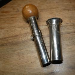 Bourroir &agrave; enfoncement r&eacute;glable et entonnoir nickel&eacute; cal 12