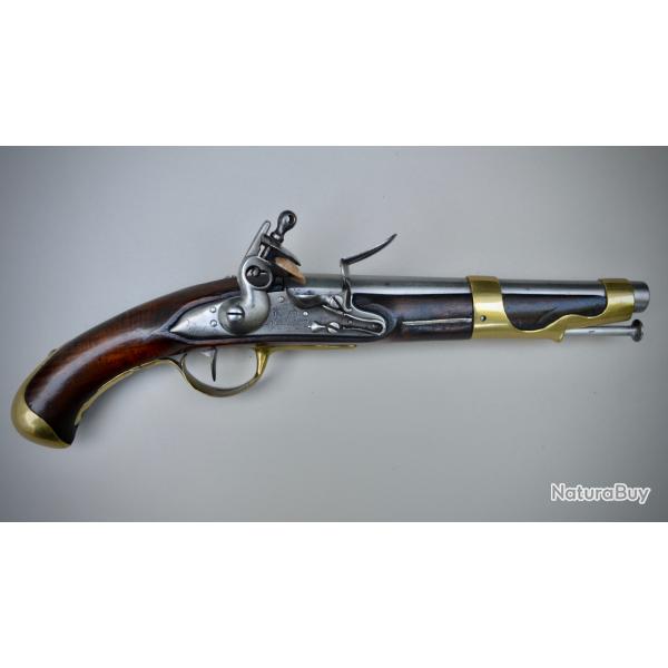 Pistolet mod�le 1763-66 2�me type de la manufacture royale de saint �tienne sign� la  Thuilerie 1776