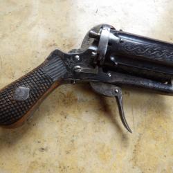 &eacute;l&eacute;gant pistolet poivri&egrave;re type Mariette bien grav&eacute; 7mm Belge DA 6 coups brunissage d'origine TBE