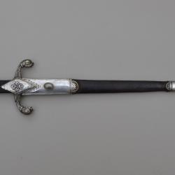 Dague d'officier de marine directoire ou consulat, modifi&eacute;e sous la Restauration.