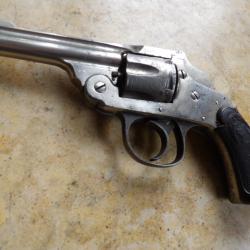 peu courant r&eacute;volver FOREHAND & WADSWORTH  cal 32 S&W DA hammerless