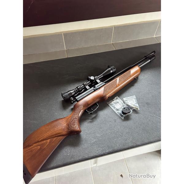 CARABINE GAMO COYOTE CAL 5.5 PCP AVEC LUNETTE GAMO. ET 2x CHARGEURS.COMME NEUF !