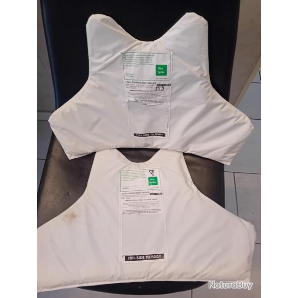 Ench�re lot de 2 plaques balistiques 3a contre les armes de poings et les lames 47x30 cm