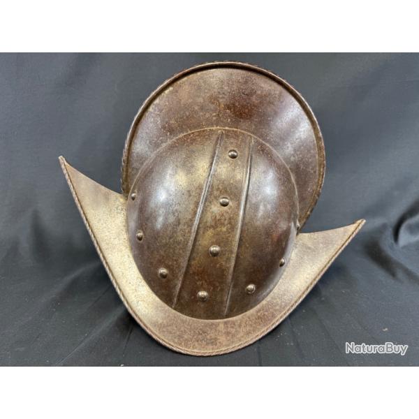 morion � haute cr�te armure