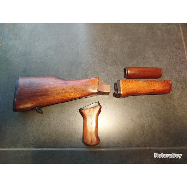 bois ak comprenent ,crosse ,poign�e et garde main