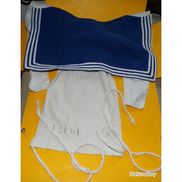 COL BLEU PORTE SUR LA VAREUSE DE LA MARINE NATIONALE FRANCAISE , TAMPON DE 1965 , VENDU EN BON  ETAT