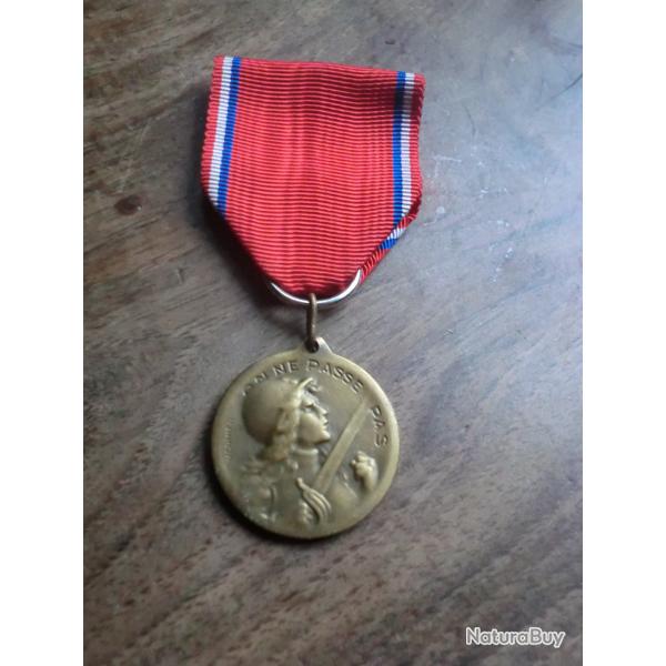 m�daille on ne passe pas  verdun 1916  / vernier