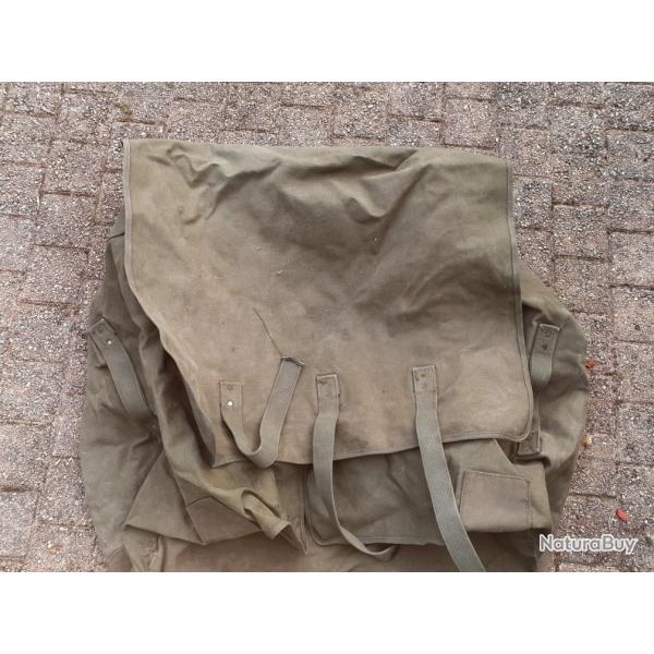 Grand sac m�dical US ARMY dat� 1953 (229.M)
