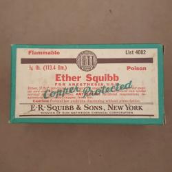 Flacon Ether Squibb m&eacute;dical US, p&eacute;riode Viet Nam (242.M)