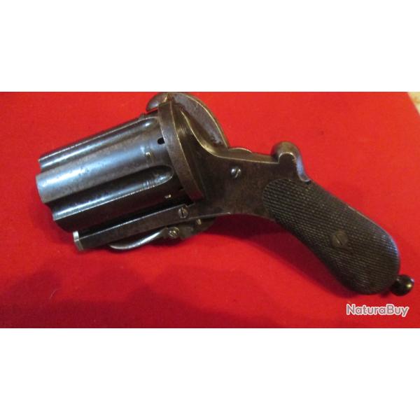 TRES   RARE  POIVRIERE A BROCHES CALIBRE  11MM