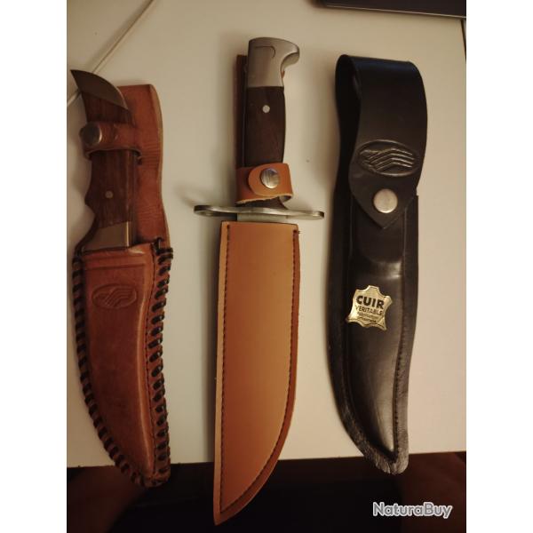 Lot de trois couteaux de chasse, �tuis cuir.(couteau baionnette neuf)