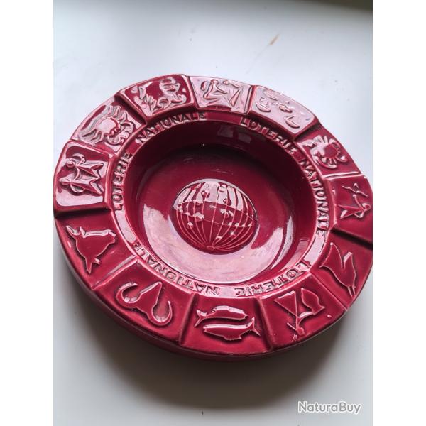 Ancien cendrier collector (rouleuse zig-zag neuve offerte si commande avant le 01/01/2026)