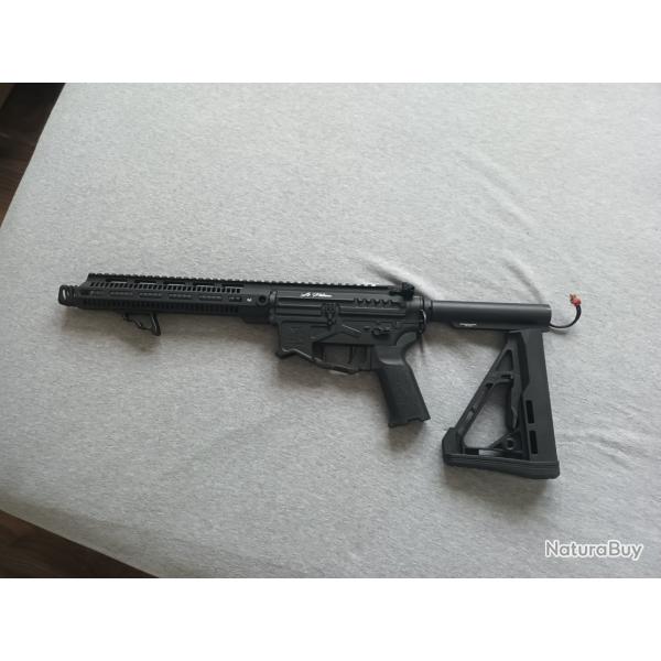 Replique ( 1 seul utilisation) r15 mod1 zion arms noir long + accessoires ( jamais utiliser)