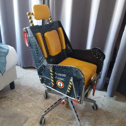 Fauteuil fait avec siege ejectable de crusader