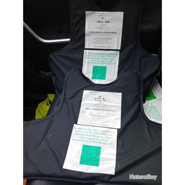 Ench�re lot de 2 plaques balistiques contre les armes de poings et les lames HAWK 42X35 et 40x36 cm