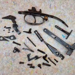 Lot de pi&egrave;ces pour Manufrance Robust 222 cal 16