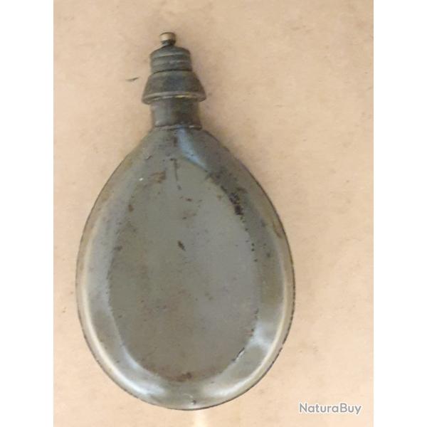 Gourde en fer du soldat allemand 1�re guerre (70.M)