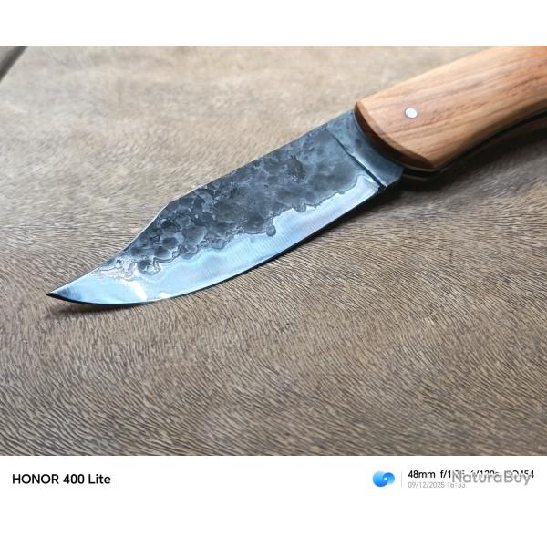 Couteau de poche grand mod�le,style le berger corse ,lame brut de forge ,21 cm