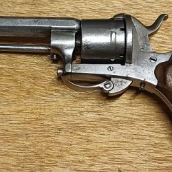 Joli petit revolver li&eacute;gois &agrave; broche type Lefaucheux cal. 7 mm