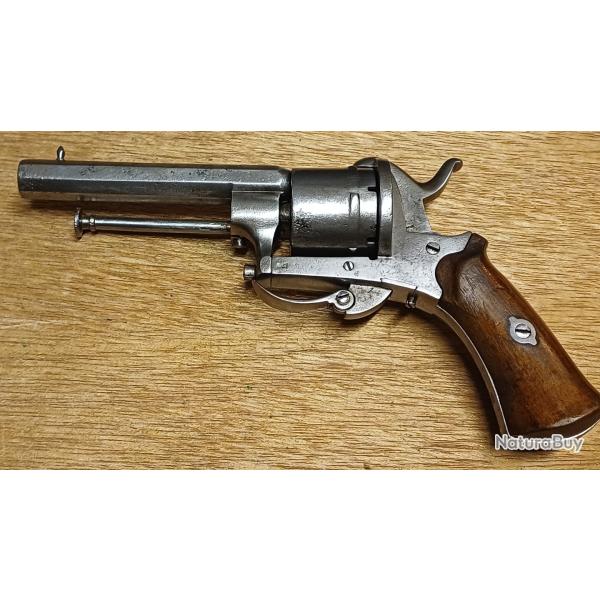 Joli petit revolver li�gois � broche type Lefaucheux cal. 7 mm