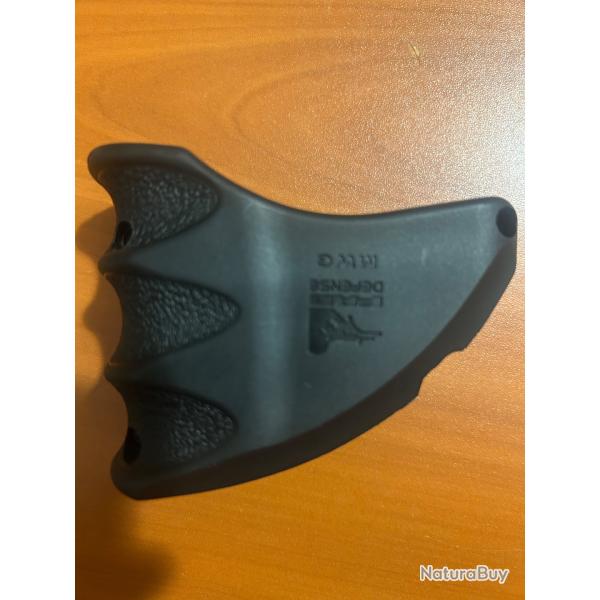 Magwell Fab Defense noir pour AR15