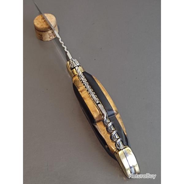 COUTEAU LAGUIOLE, THIERS, manche BOIS �B�NE ET BUIS, guilloch�.