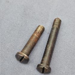 Deux vis de bo&icirc;tier Carcano 1891 et d&eacute;riv&eacute;s