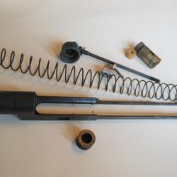 ENSEMBLE DE PIECES AVEC BRAS DE COMMANDE POUR FUSIL BROWNING 2000