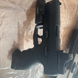 HK VP9 VFC GBB - RMR + lampe - Joint Maple Leaf 70&deg; - 3 chargeurs