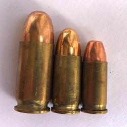 Lot de 3 munitions neutralis&eacute;es 1x 11.43, 1x 9mm para, et 1x 7.65 per&ccedil;age, vid&eacute;es, et percut&eacute;es