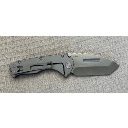 Couteau type Praetorian T