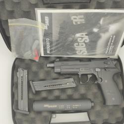 Pistolet SIG SAUER Mosquito filet&eacute; cal. 22lr + silencieux B&T