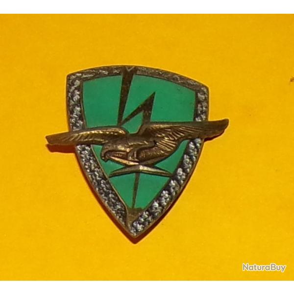 Centre Relai Automatique T�l�graphique 20 803, vert, �mail , �cu fond vert z�br� d'une foudre et bro