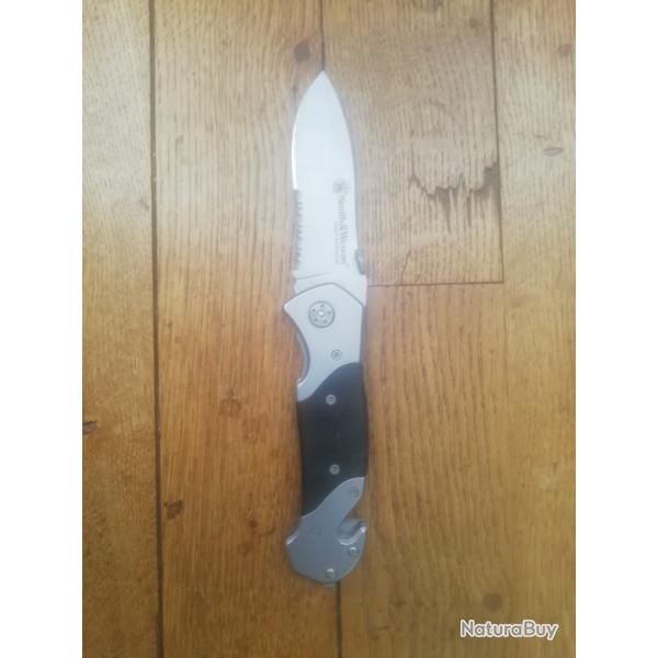 Couteau SMITH & WESSON FIRST RESPONSE