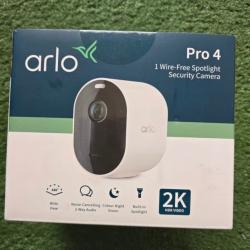 Cam&eacute;ra ARLO Pro4 2K
