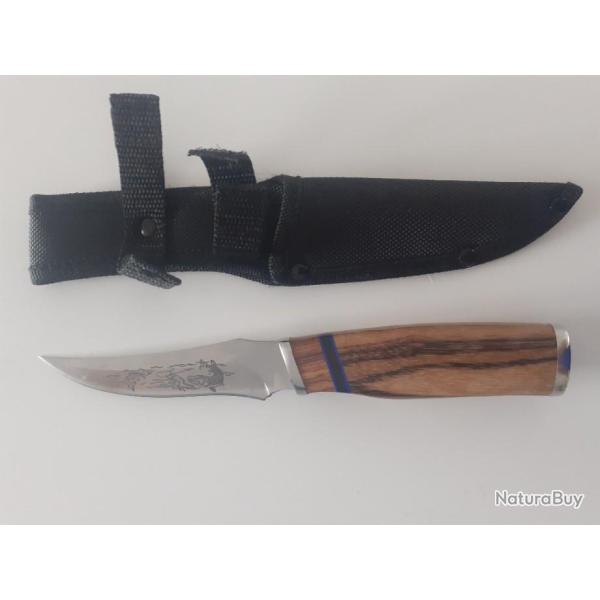 Couteau Droit Artisanal Grav� Animaux Poissons + Etui Manche en Bois
