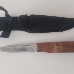 Couteau Droit Grav&eacute; Animaux Ours + Etui Manche en Bois Camping Chasse