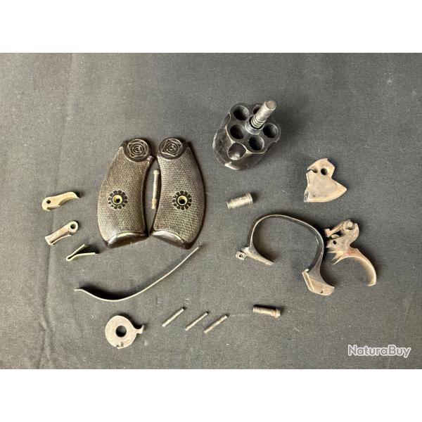 PI�CES D�TACH�ES HARRINGTON RICHARDSON 1er mod�le 32sw