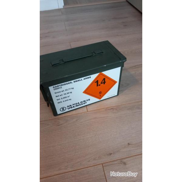 Caisse vide de transport de cartouches