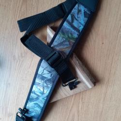 Belle Bretelle n&eacute;opr&egrave;ne avec grenadi&egrave;res .