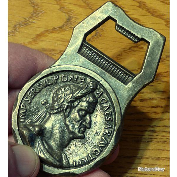 BEAU DECAPSULEUR STYLE ANCIEN + T�TES D'EMPEREURS ROMAINS DES 2 C�TES- POUR COLLECTION OBJETS DIVERS