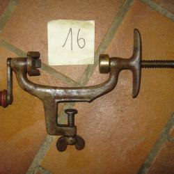 SERTISSEUR  CAL 16 A POUSSOIR